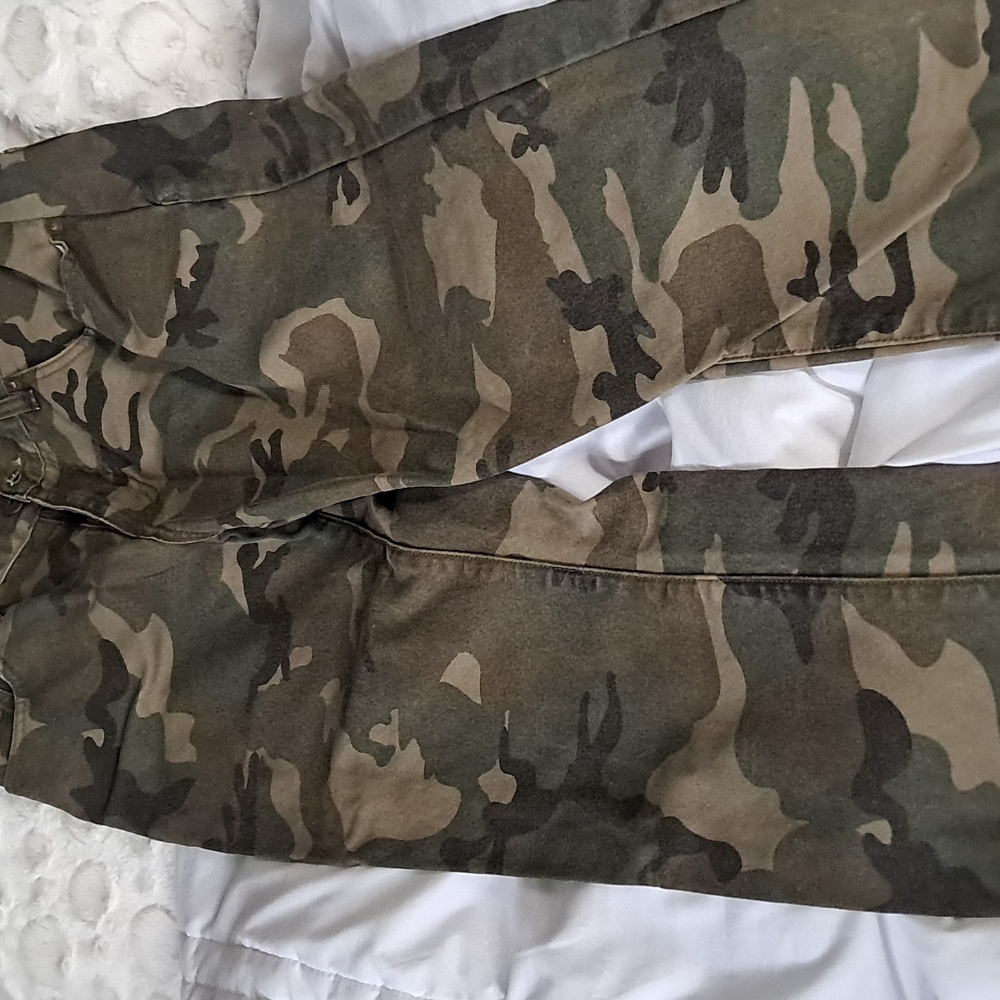 ECKO UNLTD MENS CAMO JEANS